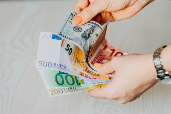 Koliko so škofije zbrale pri posebni nabirki za prizadete v poplavah?